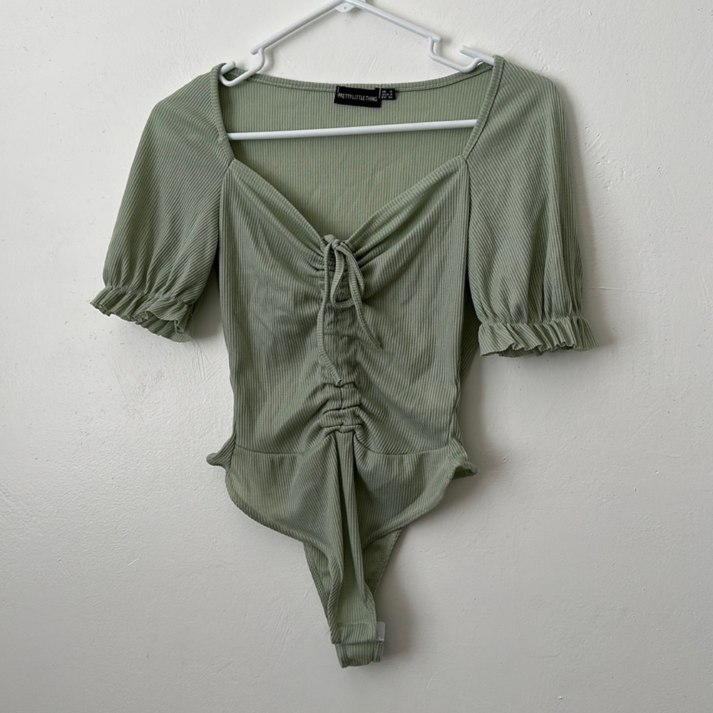PrettyLittleThing Sage Khaki Rib Ruched bodysuit
